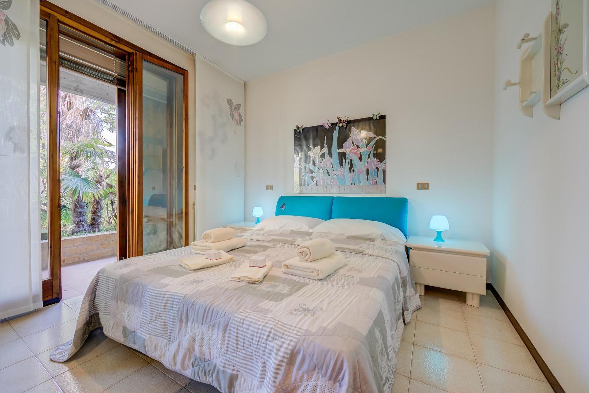 Lella Apartment Front Beach Garda lake Sirmione Esterno foto